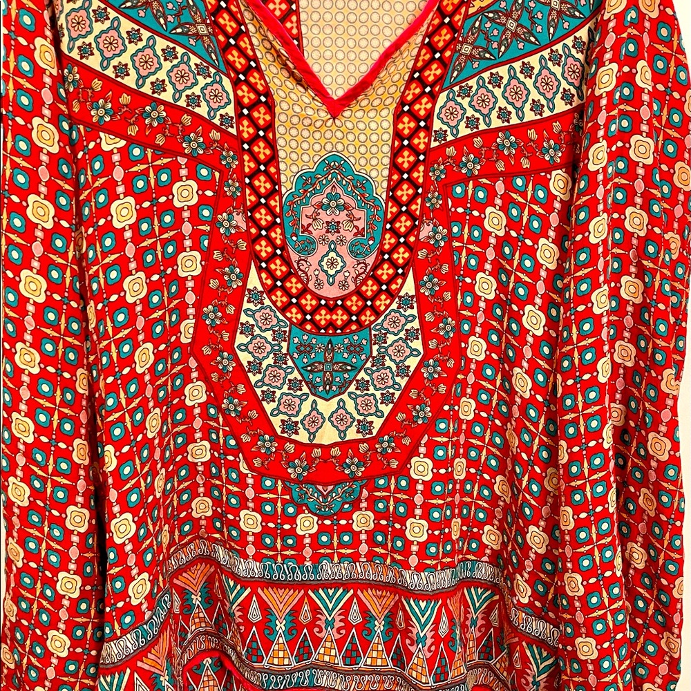Tolani, Long sleeve, V neck.
